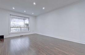 5 odalılar konak North York'da, Kanada. C$1,352,000