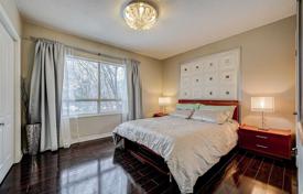 3 odalılar daire North York'da, Kanada. C$952,000