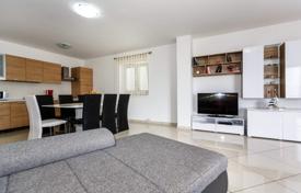 3 odalılar daire 99 m² Vrbnik'da, Hırvatistan. 309,000 €