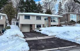 3 odalılar şehir içinde müstakil ev North York'da, Kanada. C$1,600,000