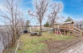 10 odalılar şehir içinde müstakil ev Etobicoke'de, Kanada. C$1,488,000