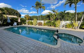 Şehir içinde müstakil ev – Miami Lakes, Miami, Florida,  Amerika Birleşik Devletleri. $960,000