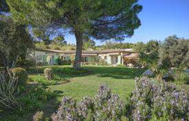 Yazlık ev – Mougins, Cote d'Azur (Fransız Rivierası), Fransa. 1,490,000 €