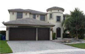 5 odalılar şehir içinde müstakil ev 414 m² Miramar (USA)'da, Amerika Birleşik Devletleri. $994,000