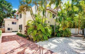 Yazlık ev – Miami sahili, Florida, Amerika Birleşik Devletleri. $1,490,000