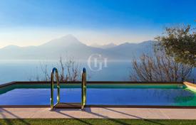 4 odalılar konak 175 m² Torri del Benaco'da, İtalya. 890,000 €