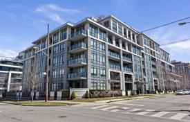 6 odalılar daire North York'da, Kanada. C$826,000