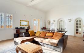 4 odalılar şehir içinde müstakil ev Sainte-Maxime'de, Fransa. 1,455,000 €
