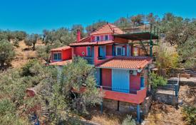 9 odalılar villa 470 m² Galatas'da, Yunanistan. 1,350,000 €