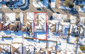3 odalılar şehir içinde müstakil ev North York'da, Kanada. C$1,802,000