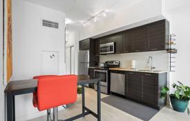 1 odalılar daire Lake Shore Boulevard West'da, Kanada. C$871,000