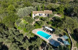 7 odalılar yazlık ev Gordes'da, Fransa. 1,380,000 €