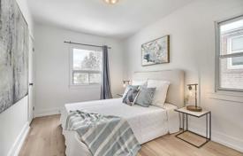 3 odalılar şehir içinde müstakil ev Etobicoke'de, Kanada. C$1,469,000