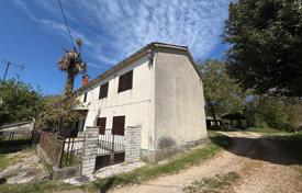 5 odalılar şehir içinde müstakil ev 250 m² Gračišće'de, Hırvatistan. 150,000 €