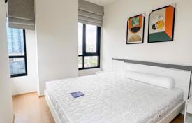 2 odalılar kondominyumda daireler Watthana'da, Tayland. $291,000