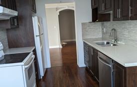 7 odalılar daire Scarborough'da, Kanada. C$927,000