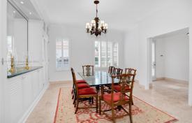 Şehir içinde müstakil ev – Coral Gables, Florida, Amerika Birleşik Devletleri. $2,075,000