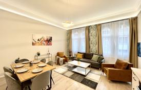 5 odalılar daire 94 m² District VI (Terézváros)'da, Macaristan. 400,000 €