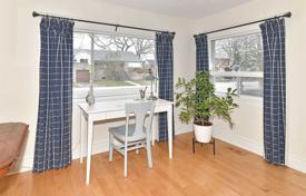 14 odalılar şehir içinde müstakil ev Etobicoke'de, Kanada. C$2,580,000