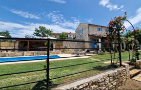 3 odalılar şehir içinde müstakil ev 280 m² Istria County'da, Hırvatistan. 550,000 €