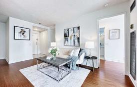 6 odalılar daire North York'da, Kanada. C$985,000