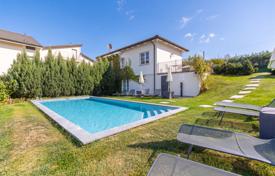 5 odalılar villa Cuneo'da, İtalya. 990,000 €