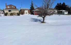 9 odalılar şehir içinde müstakil ev North York'da, Kanada. C$1,325,000
