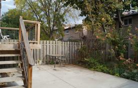 7 odalılar konak North York'da, Kanada. C$1,688,000