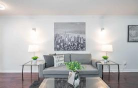 4 odalılar daire North York'da, Kanada. C$782,000