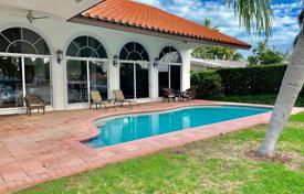 Villa – North Miami, Florida, Amerika Birleşik Devletleri. $1,750,000
