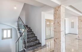7 odalılar yazlık ev 762 m² Sea Caves'da, Kıbrıs. 4,450,000 €