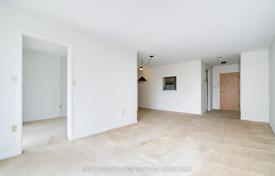 7 odalılar daire North York'da, Kanada. C$771,000