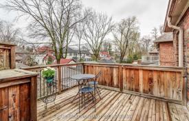 9 odalılar şehir içinde müstakil ev Etobicoke'de, Kanada. C$2,368,000