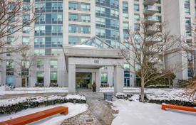 3 odalılar daire North York'da, Kanada. C$1,066,000