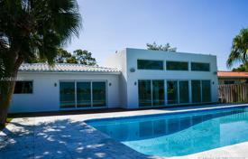 5 odalılar villa 340 m² Miami sahili'nde, Amerika Birleşik Devletleri. 3,679,000 €