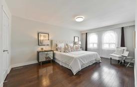 10 odalılar şehir içinde müstakil ev North York'da, Kanada. C$2,367,000