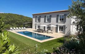 5 odalılar villa Mougins'de, Fransa. 2,750,000 €