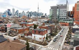 10 odalılar konak Old Toronto'da, Kanada. C$1,290,000