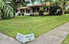 Şehir içinde müstakil ev – Coral Gables, Florida, Amerika Birleşik Devletleri. $3,599,000