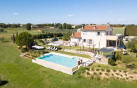 11 odalılar villa Cortona'da, İtalya. 1,350,000 €