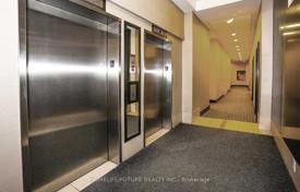 5 odalılar daire North York'da, Kanada. C$860,000