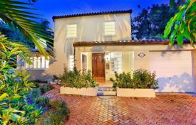 Yazlık ev – Coral Gables, Florida, Amerika Birleşik Devletleri. $850,000