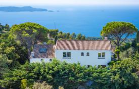 8 odalılar villa Carqueiranne'de, Fransa. 2,000,000 €