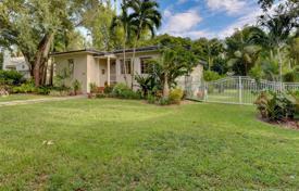 Yazlık ev – Coral Gables, Florida, Amerika Birleşik Devletleri. $790,000