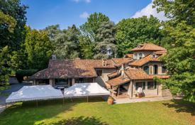 19 odalılar konak Milan'da, İtalya. 3,200,000 €