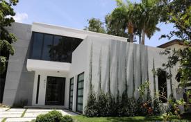 Villa – Miami, Florida, Amerika Birleşik Devletleri. $2,100,000