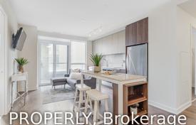 8 odalılar daire North York'da, Kanada. C$893,000