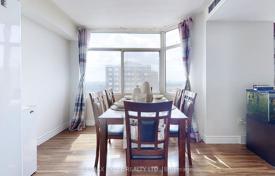 5 odalılar daire Scarborough'da, Kanada. C$771,000