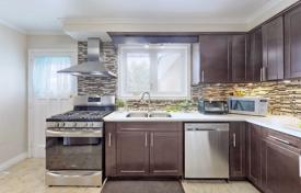 4 odalılar şehir içinde müstakil ev Scarborough'da, Kanada. C$1,333,000