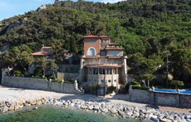 Villa – Savona, Liguria, İtalya. 3,300,000 €